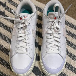 BNWT Nike Women’s Court Legacy NN size 10